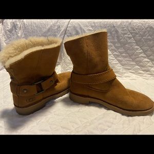 Ugg- NWOT- Classic Chestnut Ugg Short Boots- Never worn